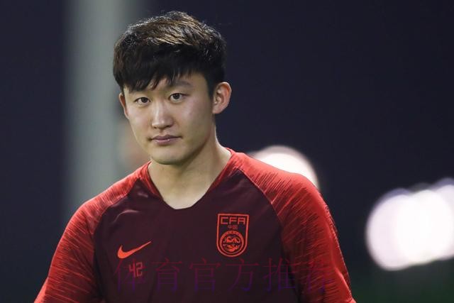 国足多哈首训 王彤、杨旭谈首次入选里皮国家队感受 国足多哈首训 王彤、杨旭谈首次入选里皮国家队感受